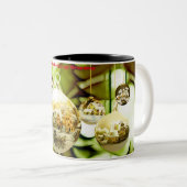 クリスマスグリーティング祖母 ツートーンマグカップ (正面右)