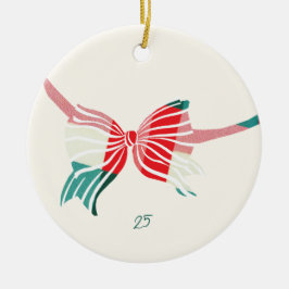 クリスマスグリーンと赤の格子模様がボウフォトで結び付き セラミックオーナメント