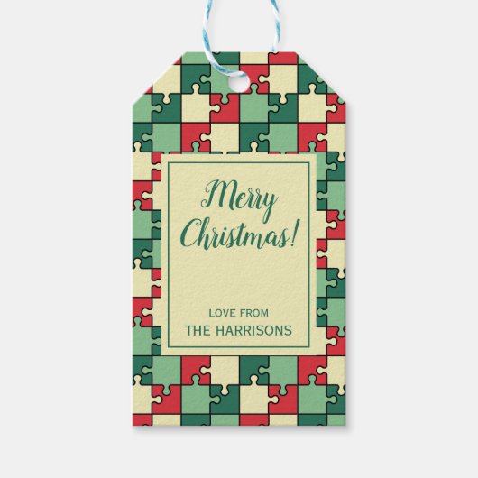 クリスマスグリーンレッド幾何学的パズルピースのパターン ギフトタグ (正面)