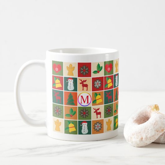 クリスマスコラージュとモノグラム コーヒーマグカップ (ドーナツ)