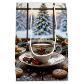 クリスマスコーヒーとクッキーの冬の窓のシーン ミディアムペーパーバッグ (裏面)