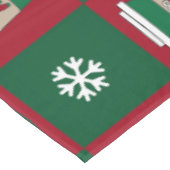 クリスマスコーヒーカップ柄の赤と緑の市松模様 テーブルクロス (アングル)