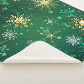 クリスマスゴールデンスノーフレークonグリーンバックグラウンド シェルパブランケット (3/4)