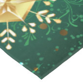 クリスマスゴールデンスノーフレークonグリーンバックグラウンド テーブルクロス (アングル)