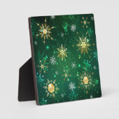 クリスマスゴールデンスノーフレークonグリーンバックグラウンド フォトプラーク (正面)