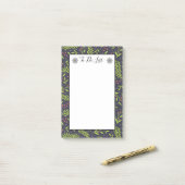 クリスマスサイプレスの雪の結晶の果実を行うリスト ポストイット (デスク上)