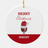 クリスマスサッカーグリディロンボール名前をカスタムする セラミックオーナメント (裏面)