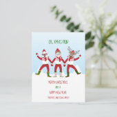 クリスマスサンタと友人の手を持つクラシック ポストカード (スタンド正面)