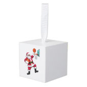 クリスマスサンタクロースがバスケットボールダンキングクリスマス キューブオーナメント (正面アングル)