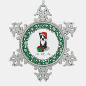 クリスマスサンタボストンテリア（黒）かわいい スノーフレークピューターオーナメント (正面)