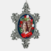 クリスマスシェブロンフローラリース写真パーソナライズされた スノーフレークピューターオーナメント (左)