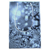 クリスマスシルバー青いスノーフレーク ミディアムペーパーバッグ (正面)