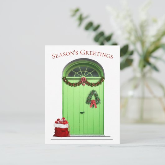 クリスマスシーズンのグリーティンググリーンドアテンプレート シーズンポストカード (スタンド正面)