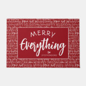 クリスマスシーズンのフレーズ MERRY EVERYTHING 赤 ドアマット (正面)