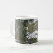 クリスマスシーズンの雪の庭のマグカップ&ホットココア コーヒーマグカップ (正面左)