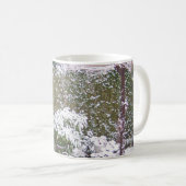 クリスマスシーズン、庭の雪 コーヒーマグカップ (正面右)