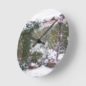 クリスマスシーズン、庭の雪 ラウンド壁時計 (傾斜)