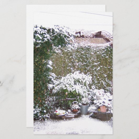 クリスマスシーズン、庭の雪 便箋 (正面/裏面)