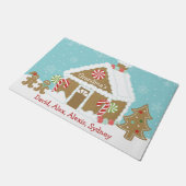 クリスマスジンジャーブレッドおばあちゃんの家パーソナライズされた ドアマット (アングル)