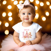 クリスマスジンジャーブレッドマンの女の子の名前1st誕生日 ベビーTシャツ