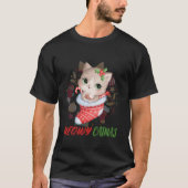 クリスマスソックスで可愛い猫クリスマス女の子 Tシャツ (正面)