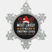 クリスマスソックスのクリスマスをロックする可能性が最も高おもしろいい スノーフレークピューターオーナメント (正面)