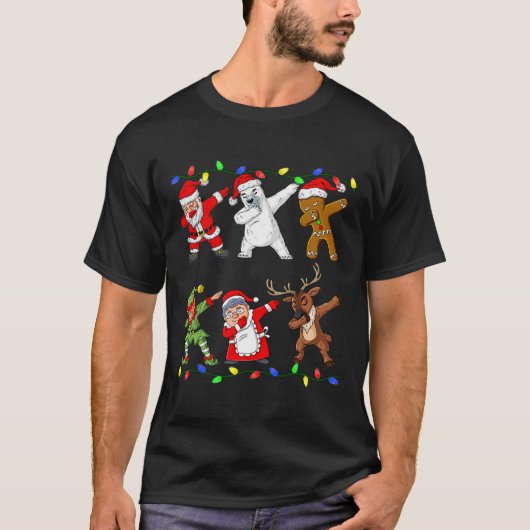 クリスマスダビングサンタ小妖精や小人と友人ボーイズキッズ Tシャツ (正面)