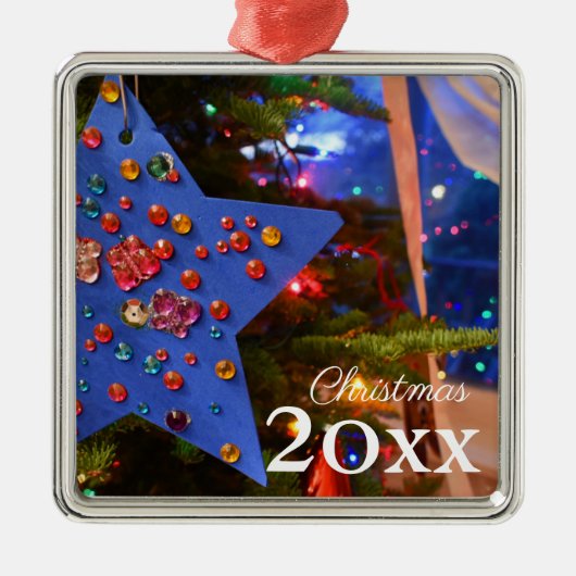 クリスマスツリーきらめくライトブルースターホリデー メタルオーナメント (正面)