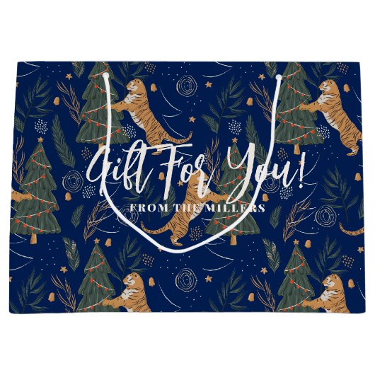 クリスマスツリーとタイガースのダークブルーの背景 ラージペーパーバッグ (正面)