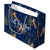 クリスマスツリーとタイガースのダークブルーの背景 ラージペーパーバッグ (正面アングル)