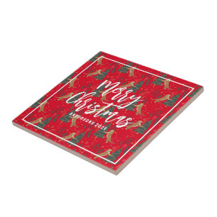 クリスマスツリーとタイガースのパターン赤い背景 タイル