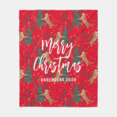 クリスマスツリーとタイガースのパターン赤い背景 フリースブランケット (正面)