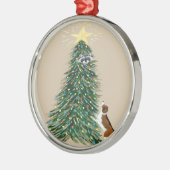 クリスマスツリーのアライグマを持つビーグル犬 メタルオーナメント (左)