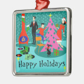 クリスマスツリーのオーナメントを整えているレトロ家族 メタルオーナメント (左)