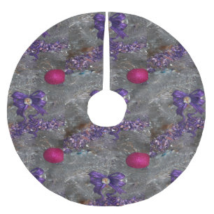 クリスマスツリーのスカートの紫色はピンクのオーナメントを曲げます ブラッシュドポリエステルツリースカート