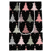 クリスマスツリーのピンクと緑（黒い背景） ミディアムペーパーバッグ (裏面)