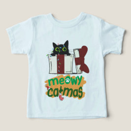 クリスマスツリーのライトに絡まった黒いサンタ猫