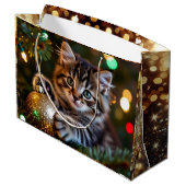 クリスマスツリーの上の小さな子猫 ラージペーパーバッグ (裏面アングル)
