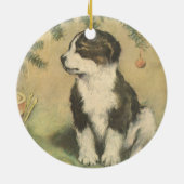 クリスマスツリーの下でヴィンテージクリスマス、かわいい子犬 セラミックオーナメント (裏面)