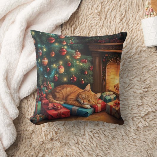 クリスマスツリーの下で穏やかに眠る猫 クッション (ブランケット)