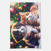 クリスマスツリーの下にかわいい子犬と猫 キッチンタオル (縦)