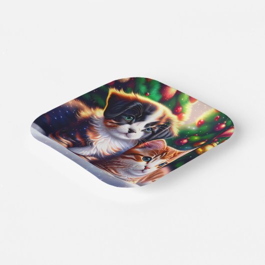 クリスマスツリーの下にかわいい子犬と猫 ペーパープレート (傾斜あり)