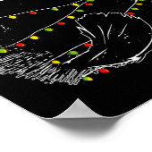 クリスマスツリーの光に照らされたサンタ黒猫 ポスター (角)