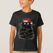 クリスマスツリーの光に照らされたサンタ黒猫 Tシャツ (正面)