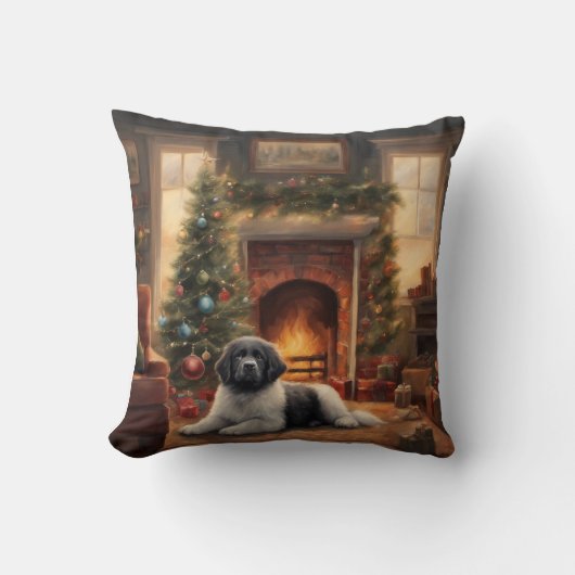 クリスマスツリーの前に座っている犬 クッション (正面)