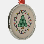 クリスマスツリーの十字のステッチのオーナメント メタルオーナメント (右)