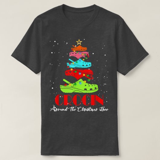 クリスマスツリーの周りをクロシン206 Tシャツ (デザイン正面)