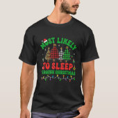クリスマスツリーの家族の間で眠りそうな Tシャツ (正面)