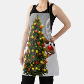 クリスマスツリーの後ろのサンタクロースとトナカイ.j エプロン (インサイチュ)