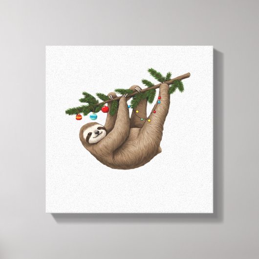 クリスマスツリーの枝に飾りと一緒にいる幸せなナマケモノ キャンバスプリント (正面)